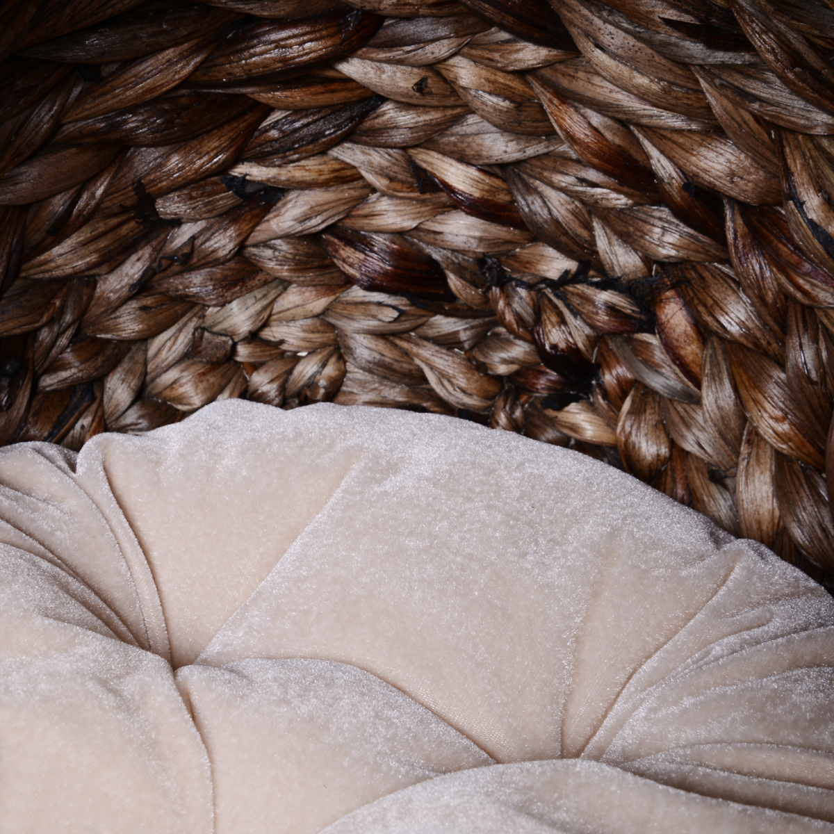 Cat House, Raised Cat Bed with Cylindrical Base, 42 x 33 x 52cm - Brown